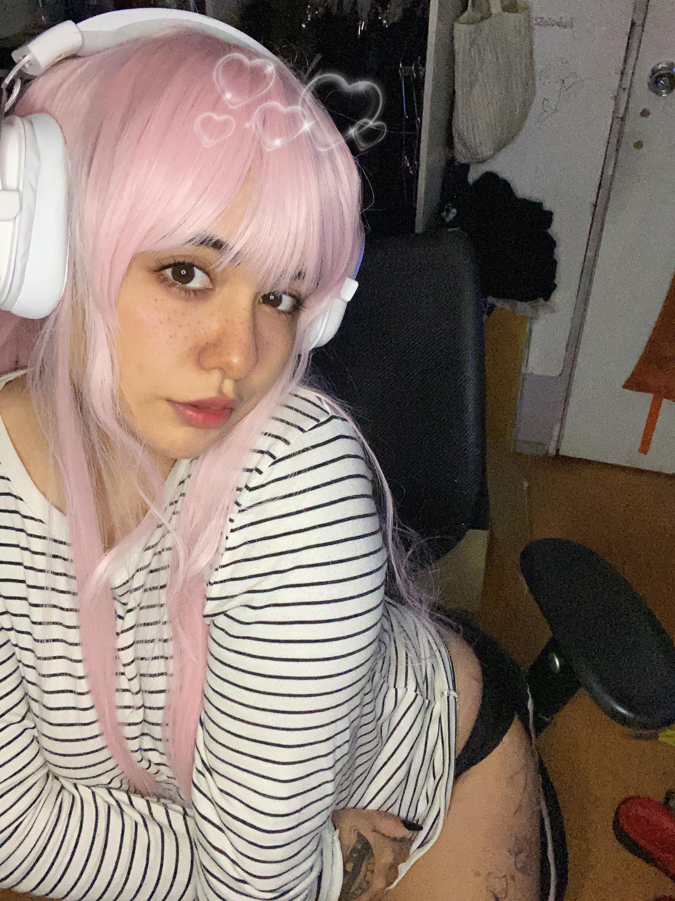 Jeveuxme4 Live Image