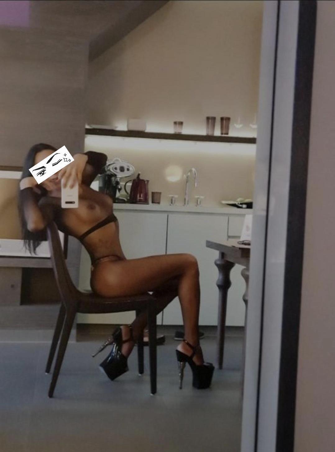 TsDominatrix Live Image