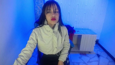 chloe_03_ Live Image