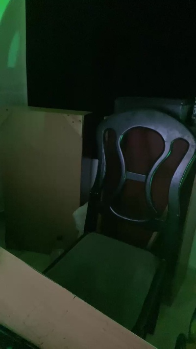 tom_to1 Live Image