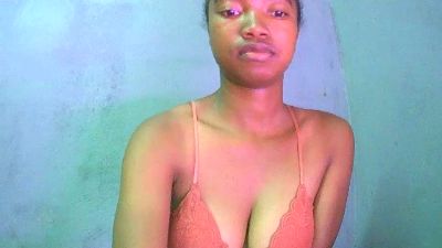 Aliciah02 live from Madagascar