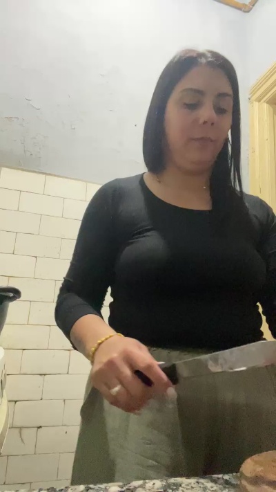 Anita1825 live from Argentina