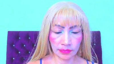 ArishaAsher live from Colombia