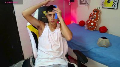Bby_Santi live from United States
