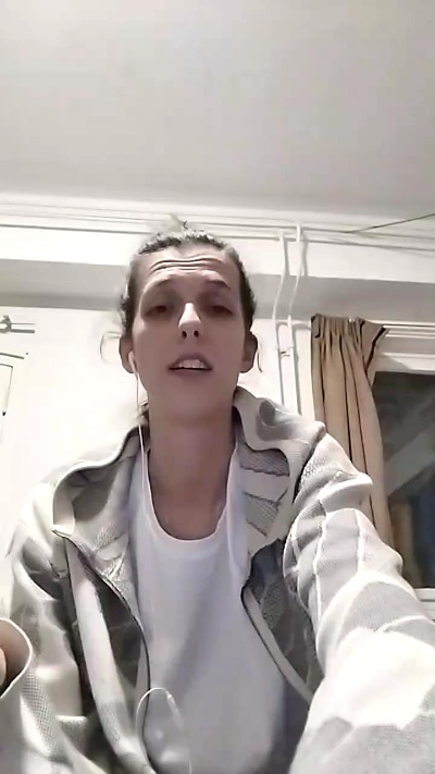 Bunnymom26 live from Netherlands