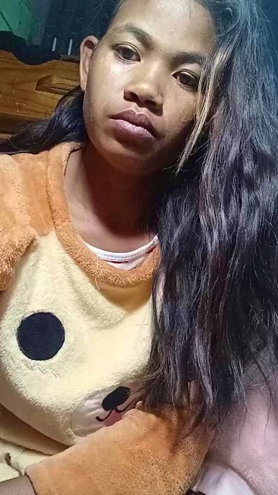 Carinahot02 live from Madagascar