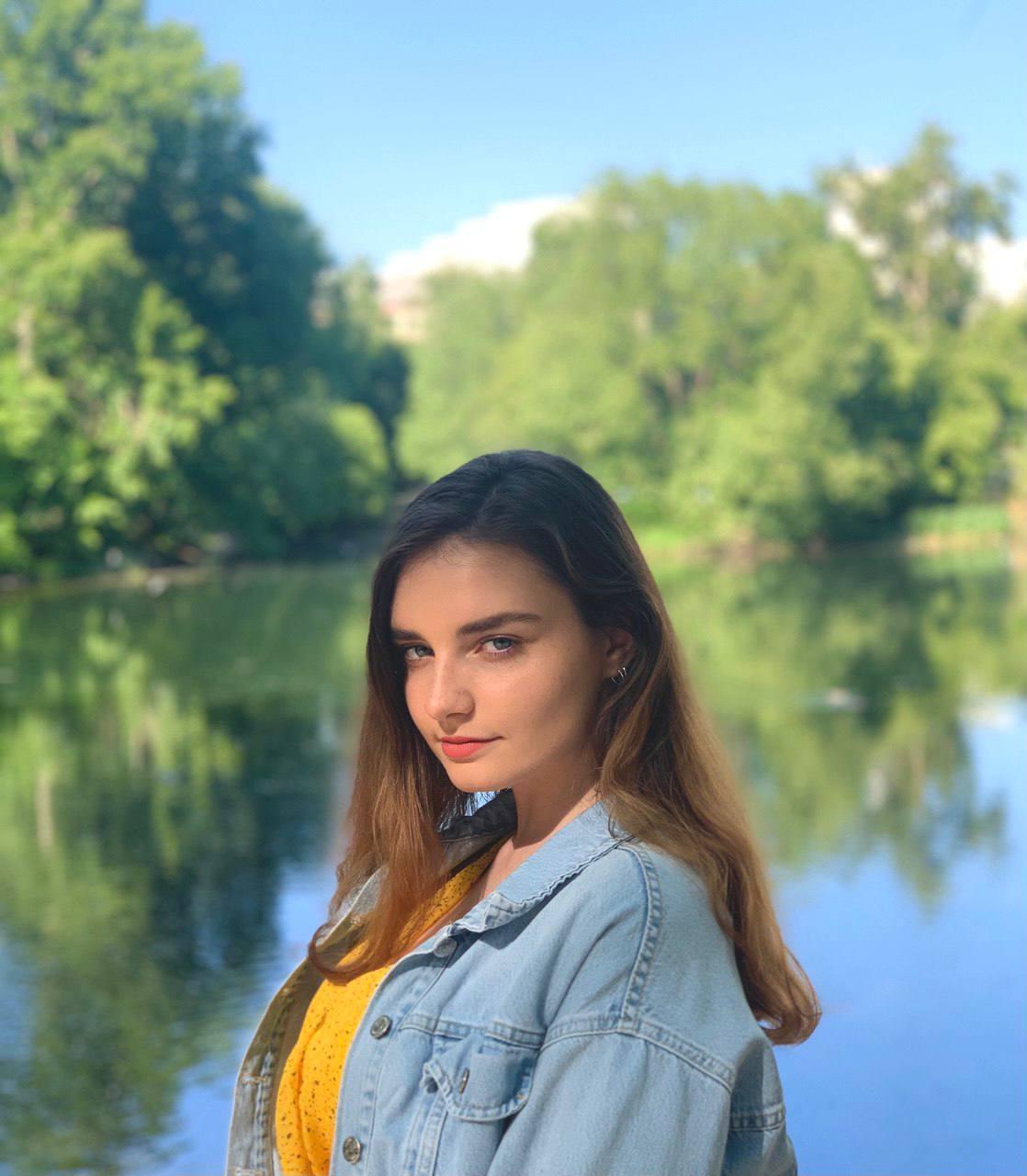 CatherynDwinell live from France