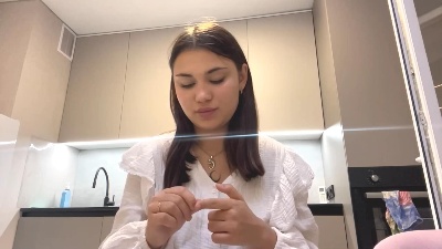 EbonieDevery live from United States