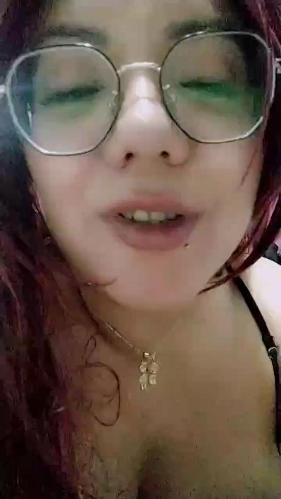 Elenitavuela live from Chile