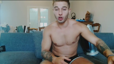 Elka_fit28 live from France