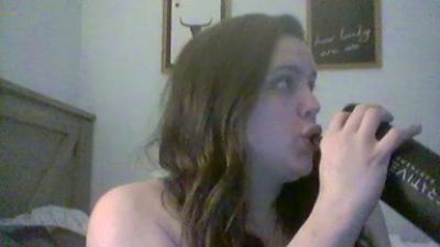 Ember_saint live from United States