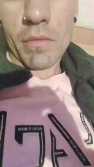Emilianoo23cm live from Argentina