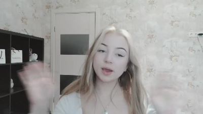 EsmeraldaAring live from United States