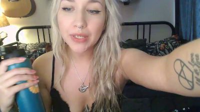 FreyaRose_x live from United Kingdom