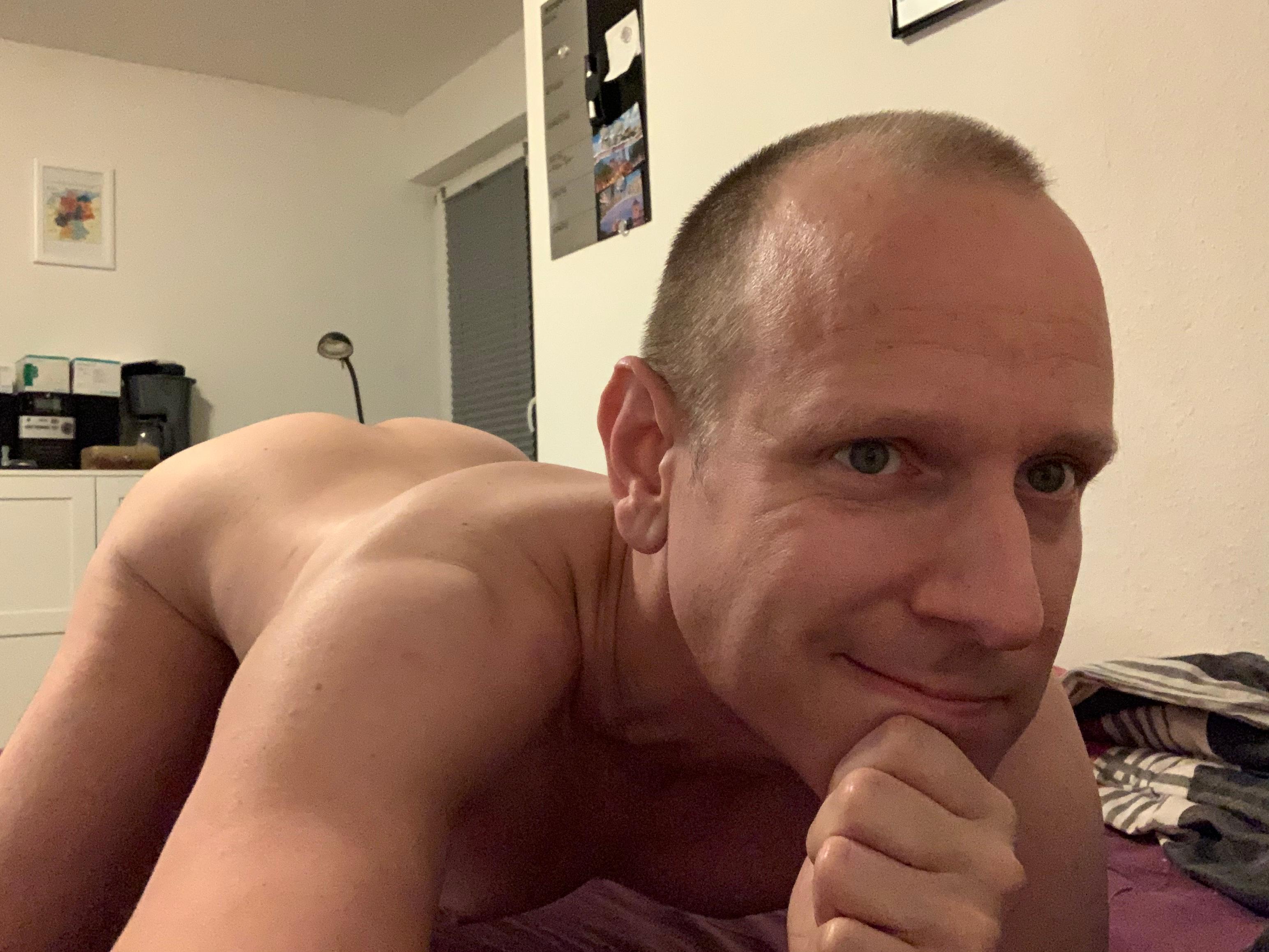 GermanFistAss live from Germany