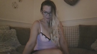 HornyHarriet_XX live from United Kingdom