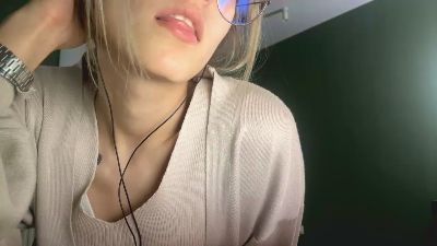 KarenaReinhart live from France