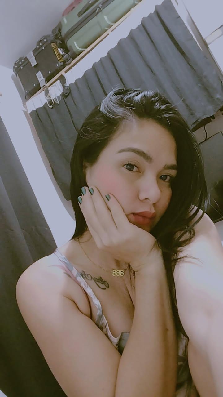 KellyBoomXOXO live from Philippines
