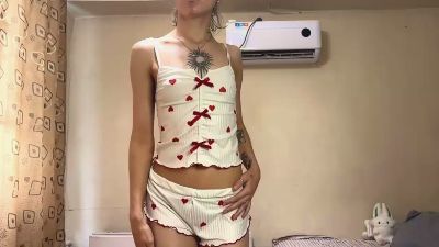 LailaRear live from France