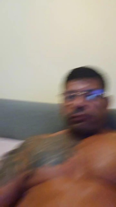 Leonsalvajexxx live from Spain