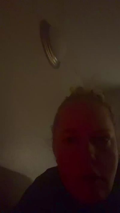 Milflove1982 live from United States
