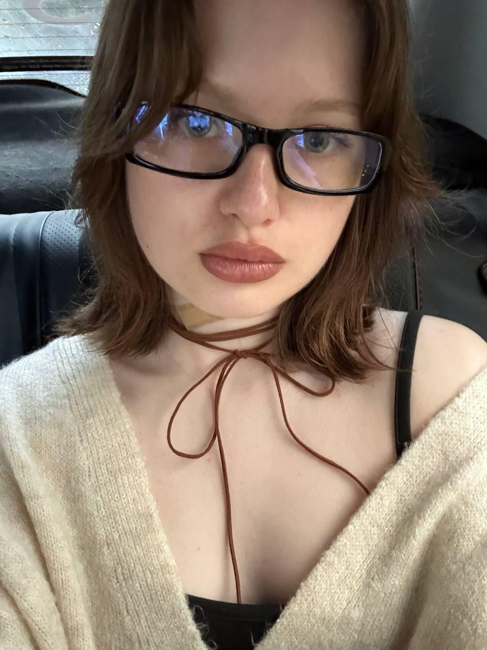 NettieSaunier live from France