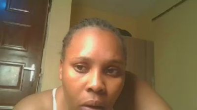 Queenlily25 live from Netherlands