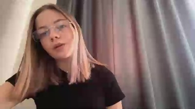 ShaniMonckton live from France