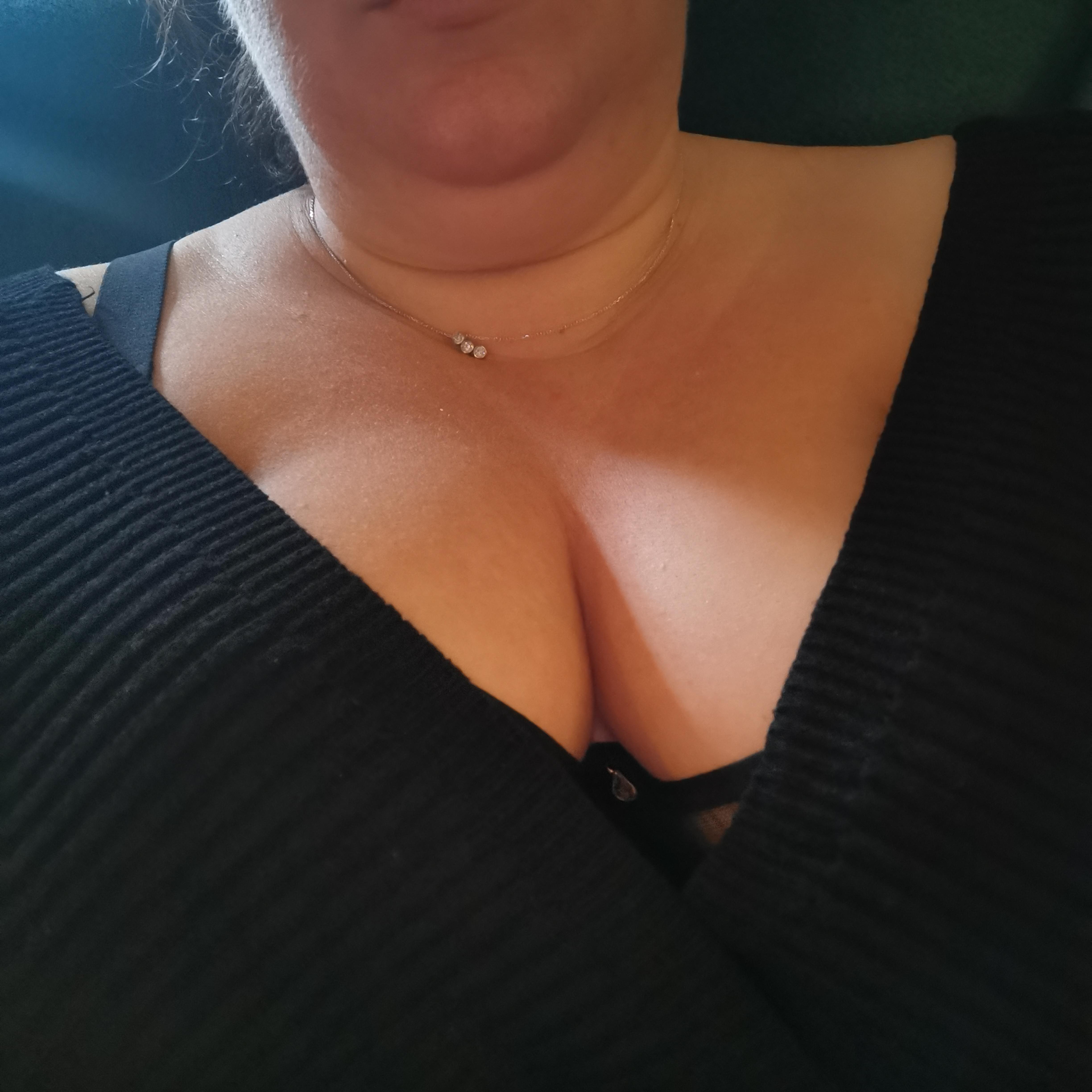 Sucettealanis live from France