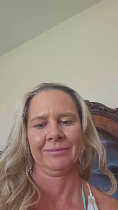 Sugartip82 live from United States
