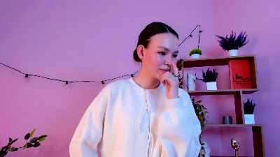 SydneyAdamski live from Monaco