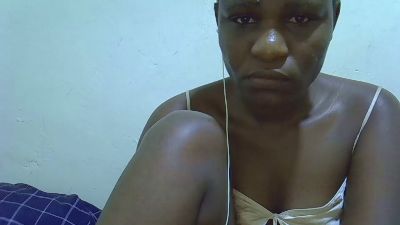 adara_lee6 live from Kenya