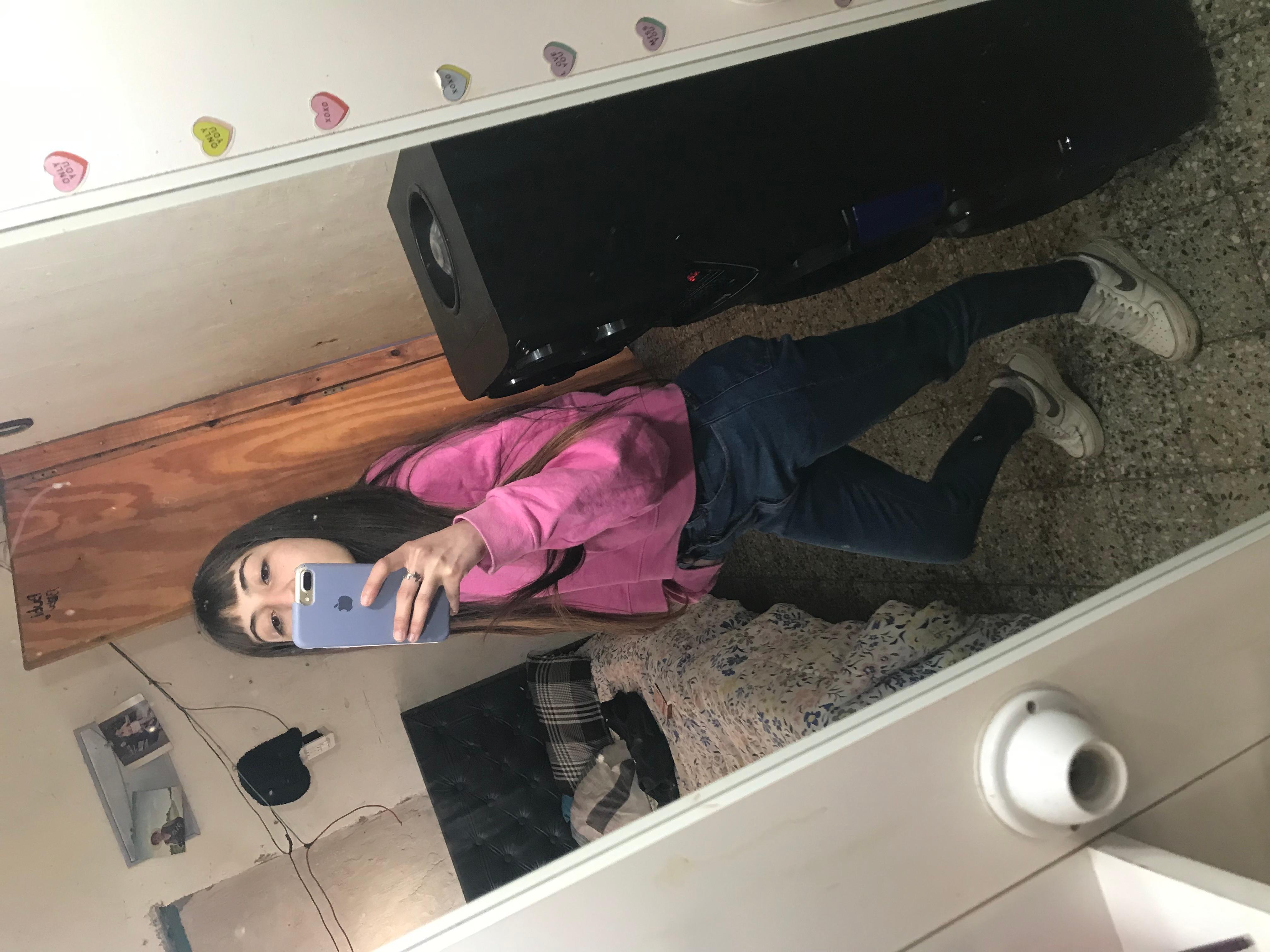 agustina97 live from Argentina