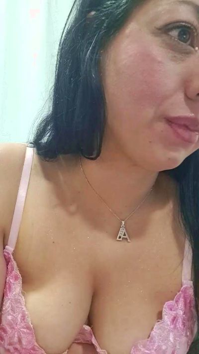 bella_milf1 live from Chile