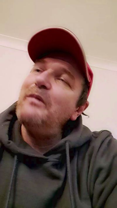 bitemypillo1 live from Australia