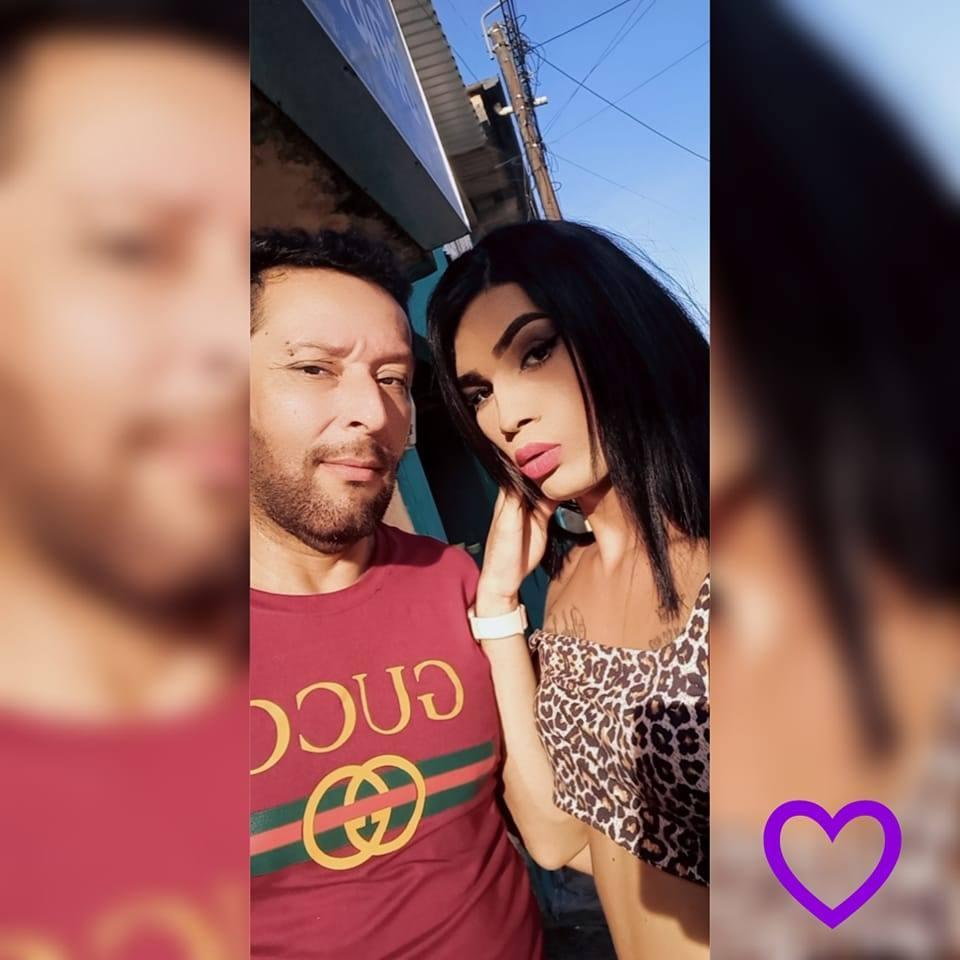 coupletemptati1 live from Colombia