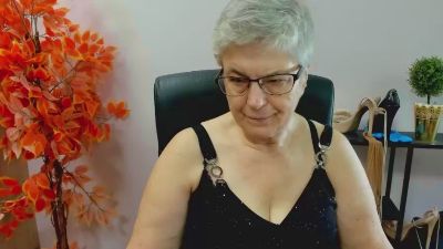 femmeIRIS live from Germany