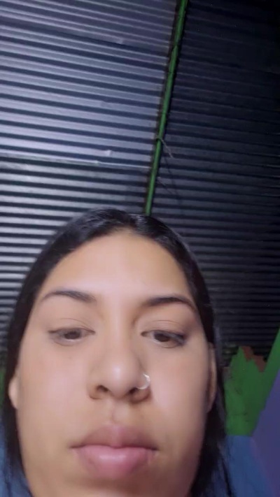 girl_pee live from Colombia