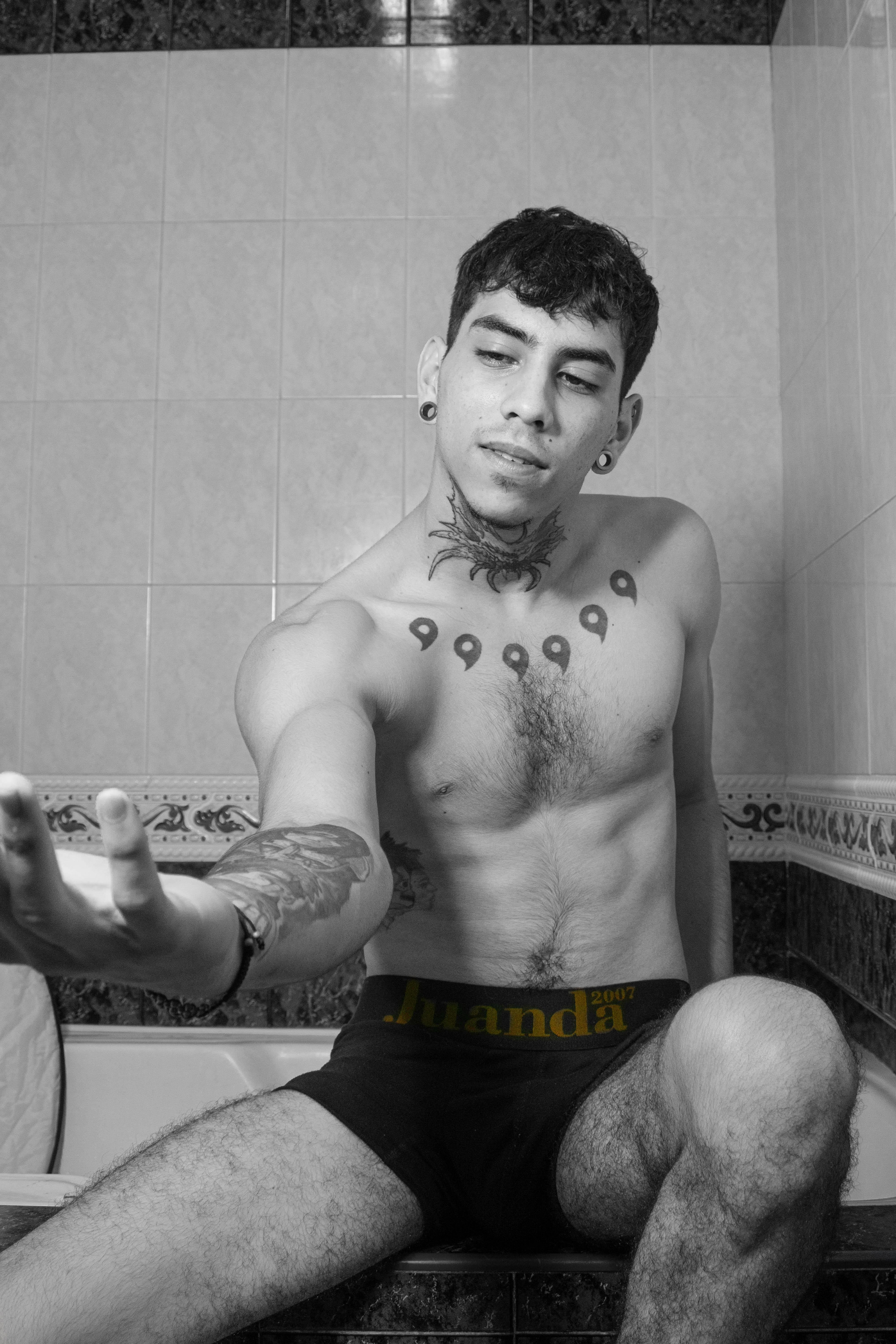 jharol_cardona live from Colombia