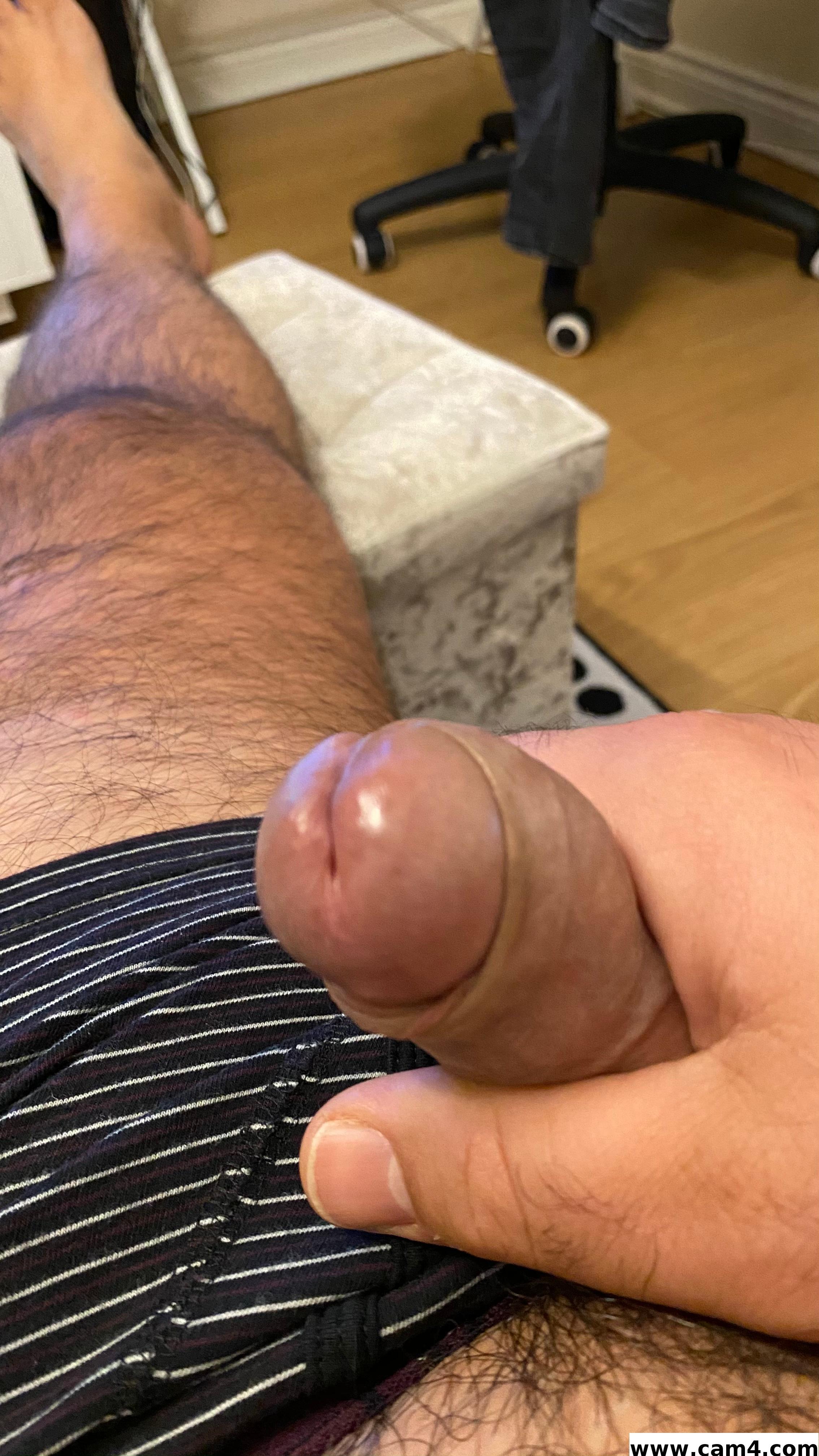 kosmatbg live from United Kingdom