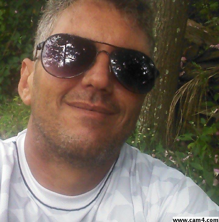 nilton44 live from Brazil