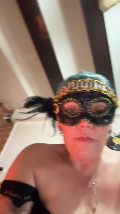 rosabraguitas live from Spain