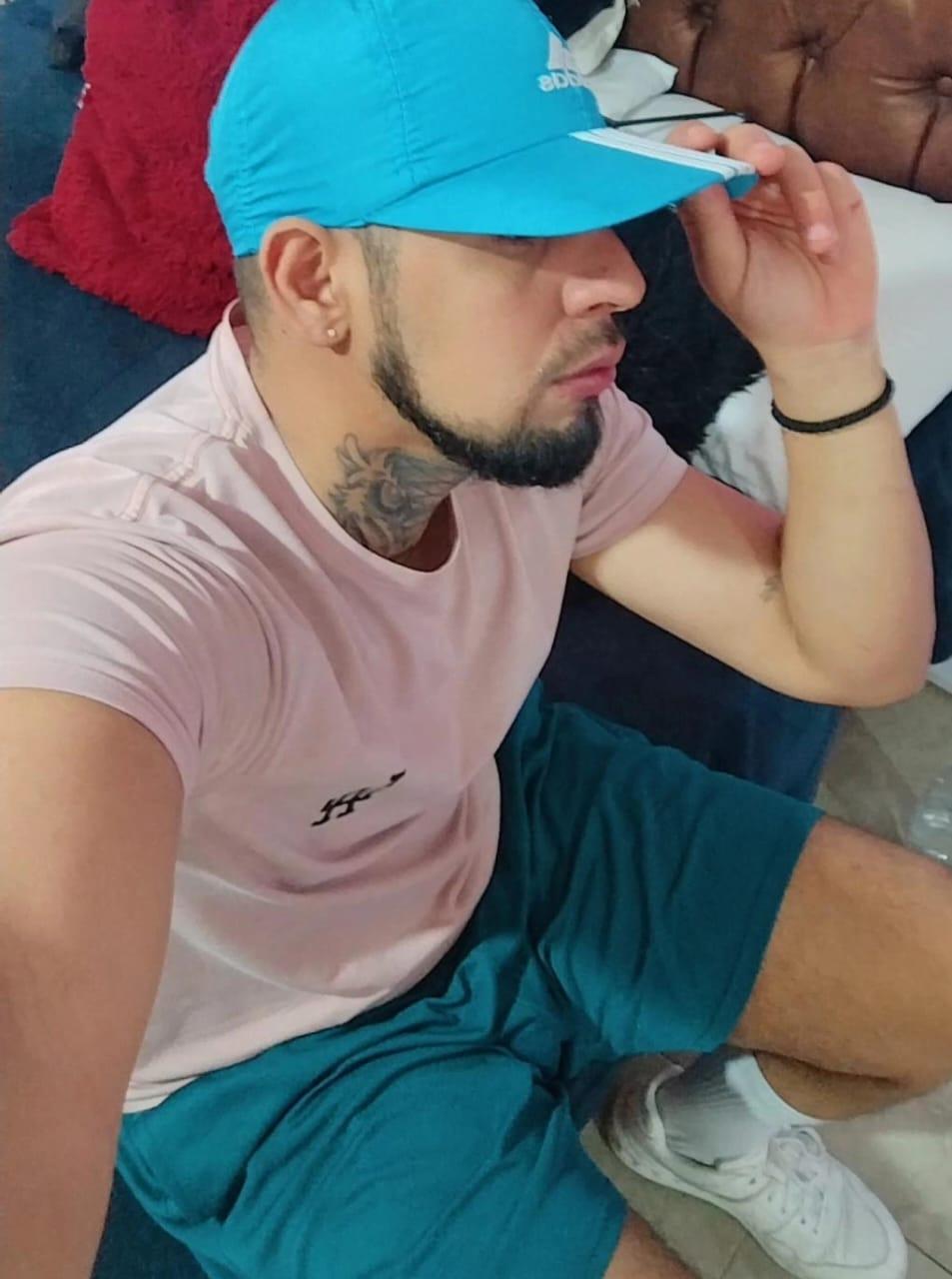 sexy_big_man live from Italy