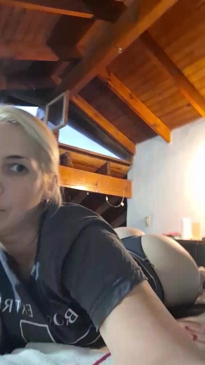 vane1818 live from Argentina